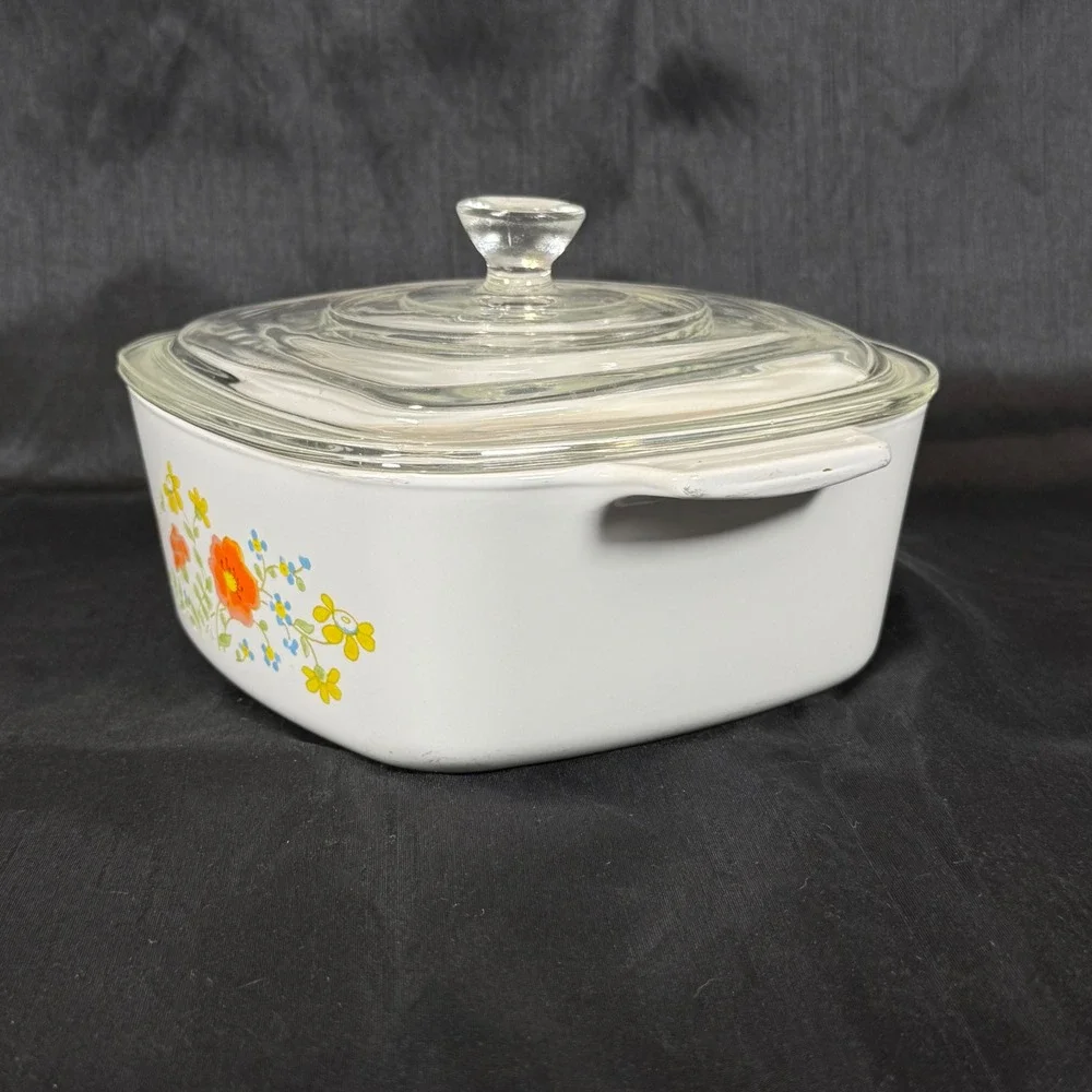 Corning Ware Wildflower A-1 1/2-B Casserole Dish w Glass Lid 1.5 Quart Vintage